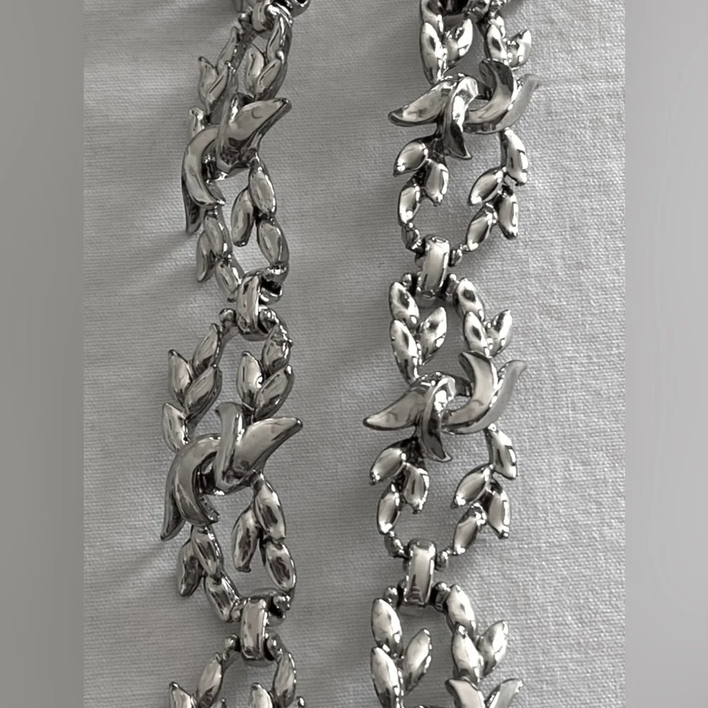 Vintage Coro Silver Tone Choker Style Necklace Signed Leaves Design